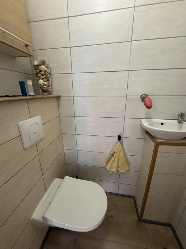 Vannitoad - Renovated 2-Bed Flat with Balcony in Grau-du-Roi