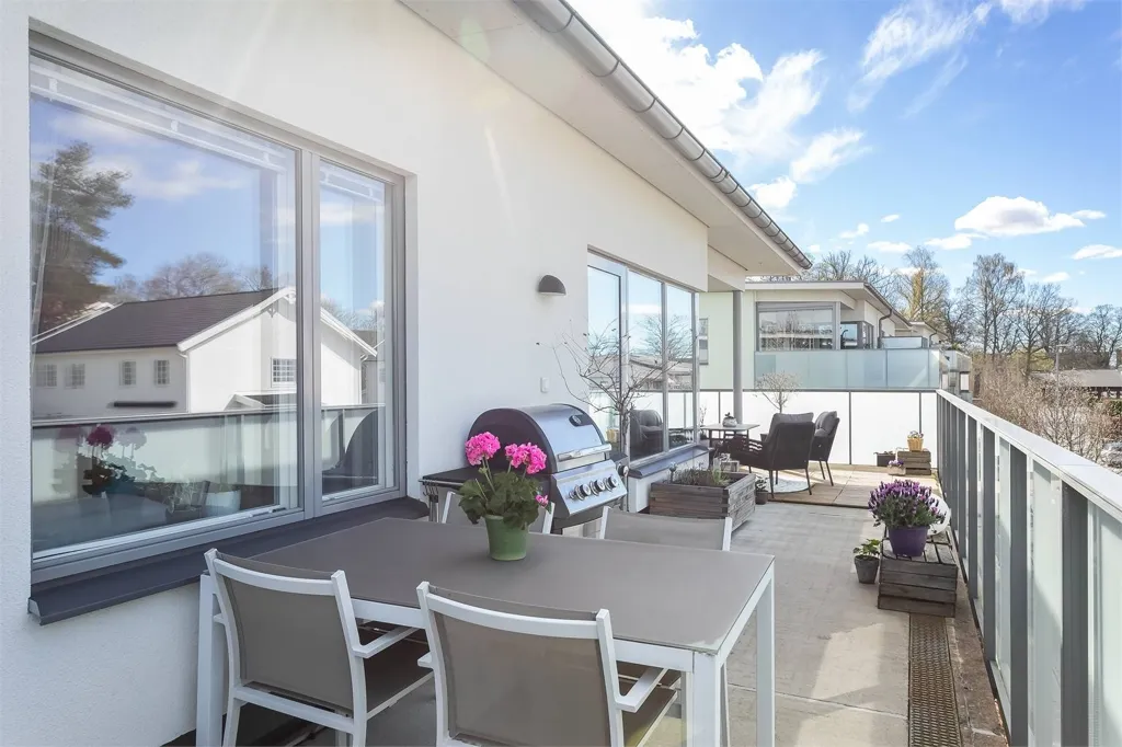 Balcone - Apartment with Large Terrace in Järfälla