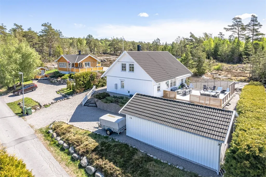 Villa with Garden on Lökholmen