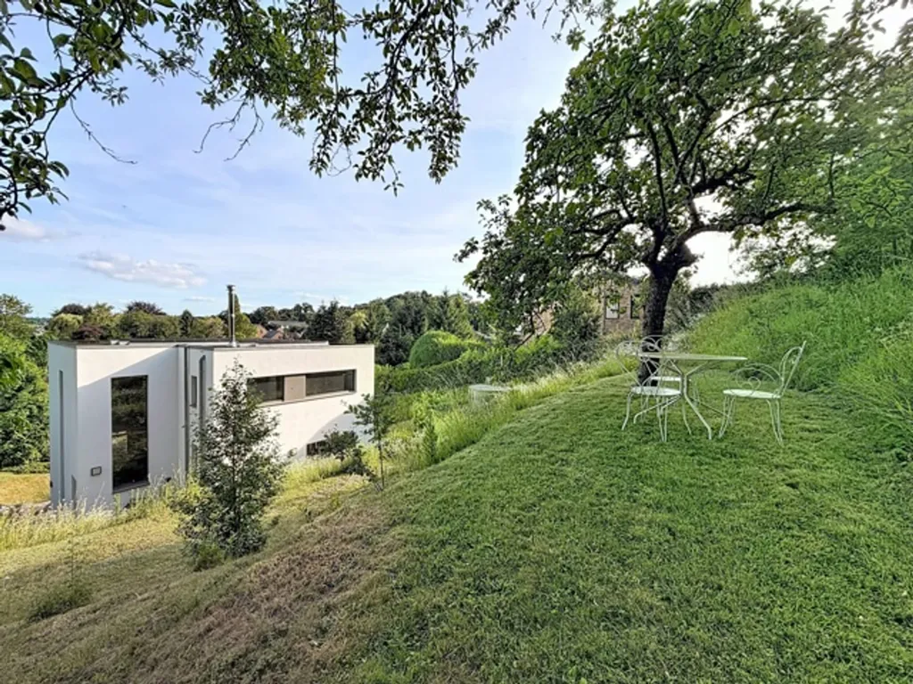 Jardin - Maison d'Architecte avec Terrasse à Céroux-Mousty