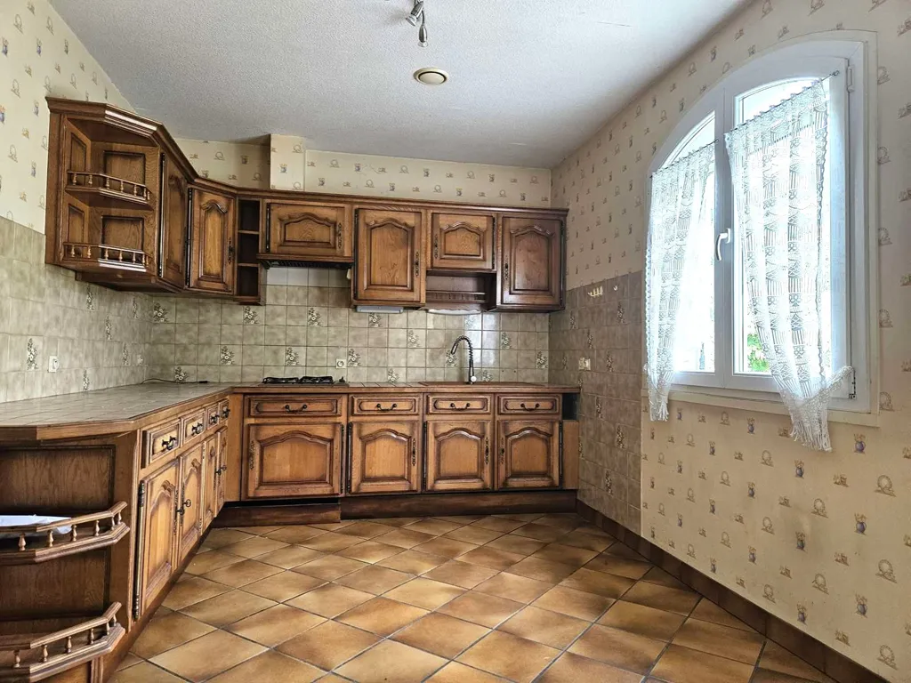 Cuisine - Villa Élégante avec Sous-Sol à Lavardac