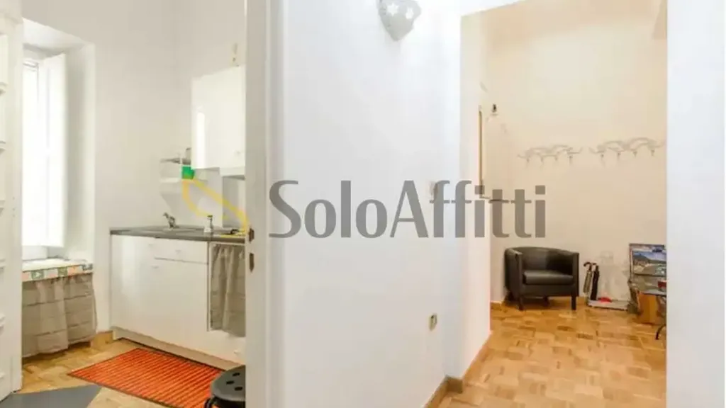 Entrée - Semi-Panoramic Studio in Vomero