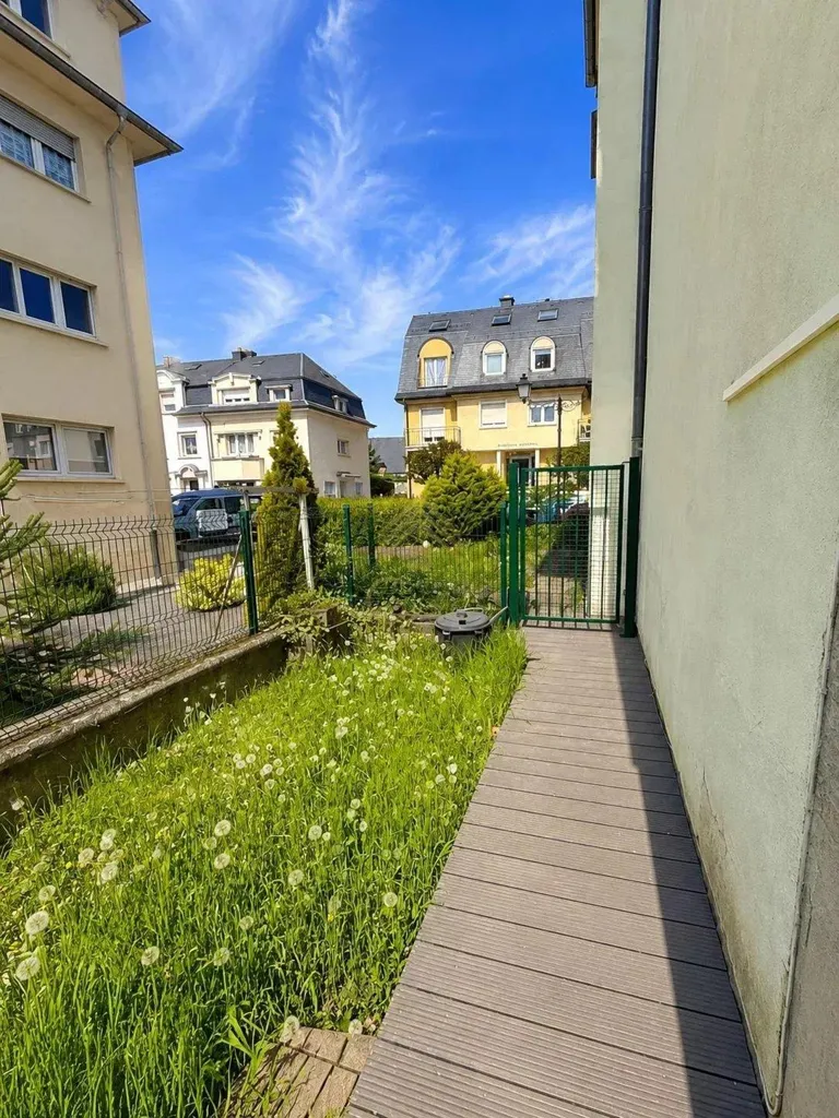 Jardin - Maison 3 Chambres avec Jardin à Howald