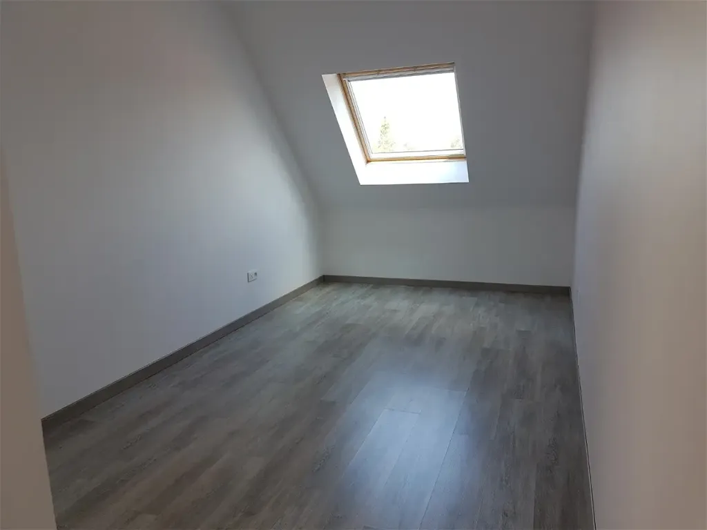 Pièces - Appartement Duplex dans Corps de Ferme à Maing