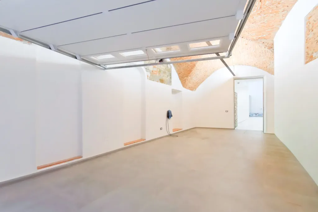 Garage - Rustic Apartment with Historic View in Florence