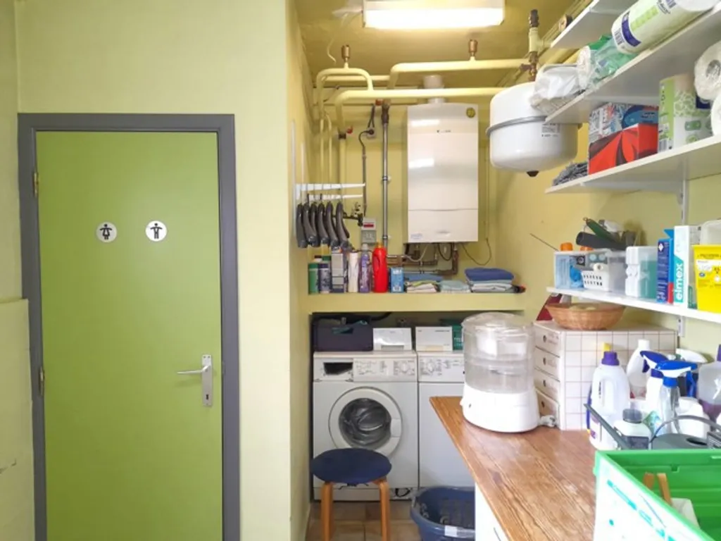 Utility Room - Mixed-Use House with Garden in Nijlen