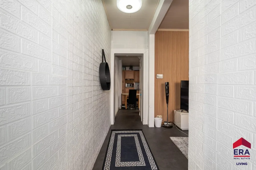 hallway_entrance