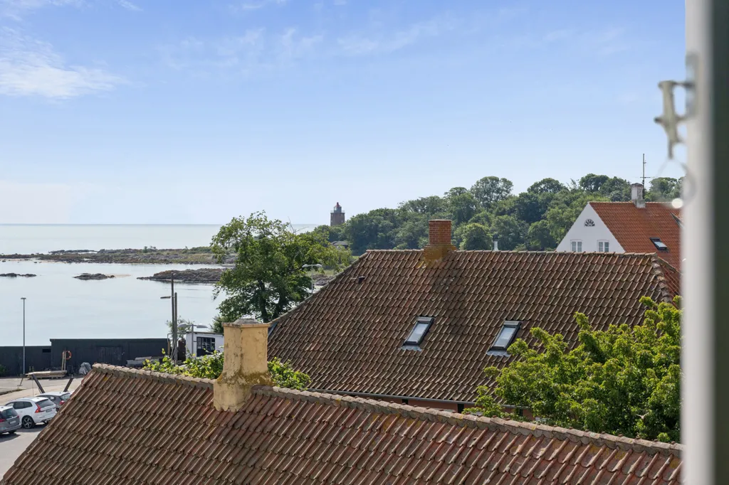 Balcone - Historic Apartment with Harbour View in Svaneke