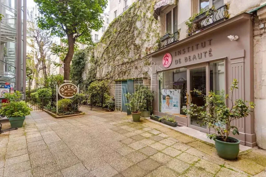 Aed - Renovated 2-Bedroom Paris 16ème with Courtyard View