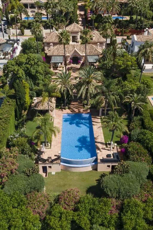 Vue aérienne - Luxury Villa with Infinity Pool in Sierra Blanca