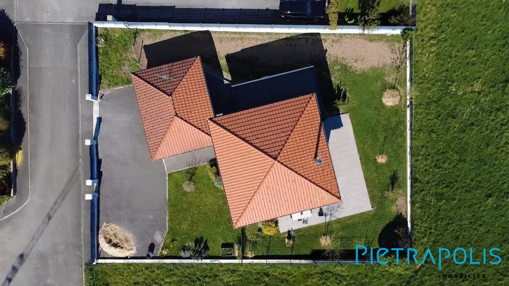 Vue aérienne - Villa avec Jardin et Terrasse à Échenevex