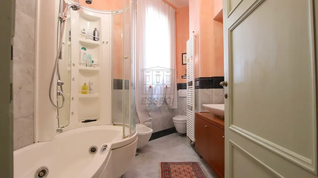 Salles de bain - Historic Apartment with Terrace in Lucca