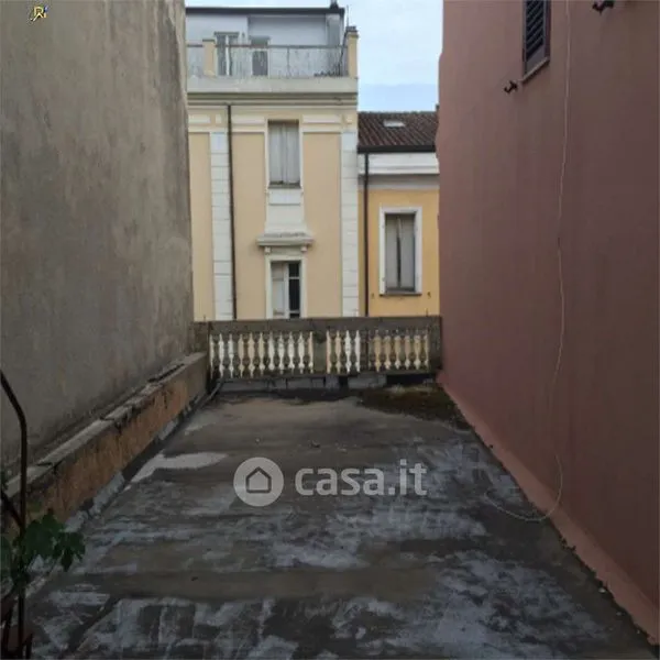 Garden - Three-Bedroom Apartment with Terrace in Nuoro
