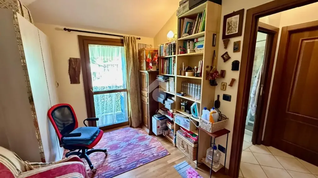 Kabinet - Apartment with Balcony in A Quart