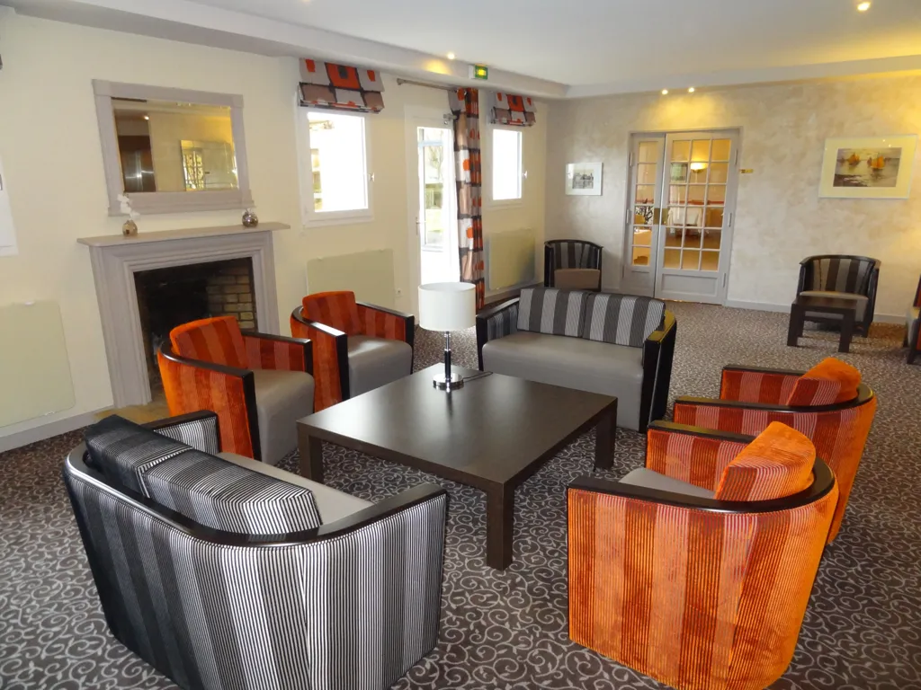 Elutuba - 2-Bedroom Apartment with Balcony in Le Chesnay