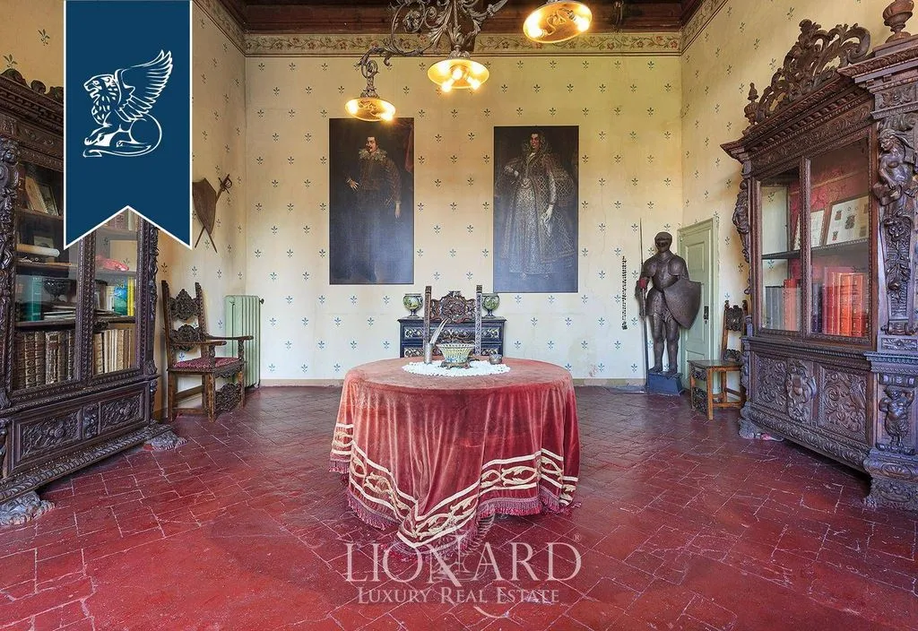 Soggiorno - 15th-Century Palace with Tower in Lombardy