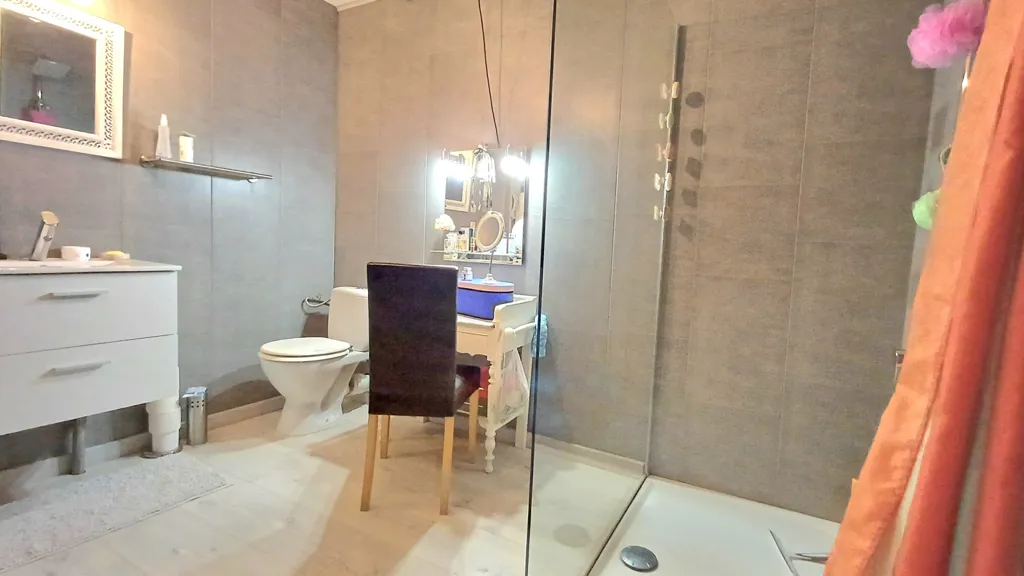 Salles de bain - Maison de Caractère avec Jardin à Narbonne