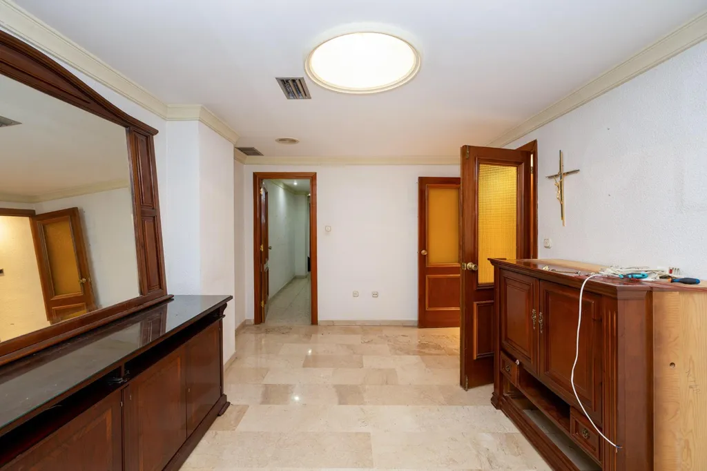 Entrée - Apartment for Renovation in Granada Centre