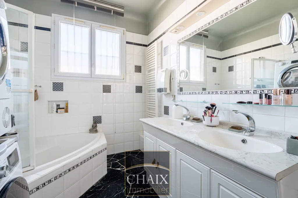 Vannitoad - Duplex Villa with South-Facing Balcony in City Centre