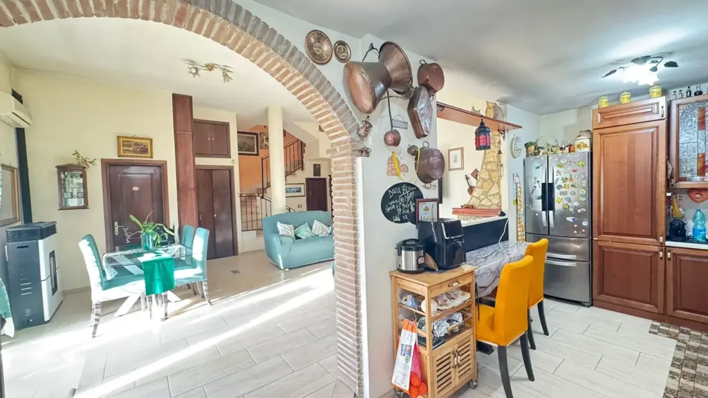 Cuisine - Rustic Villa with Terraces in Guidonia Montecelio