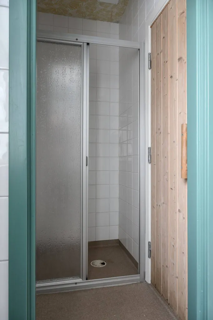 Salles de bain - Commercial Space with Garden in Väckelsång