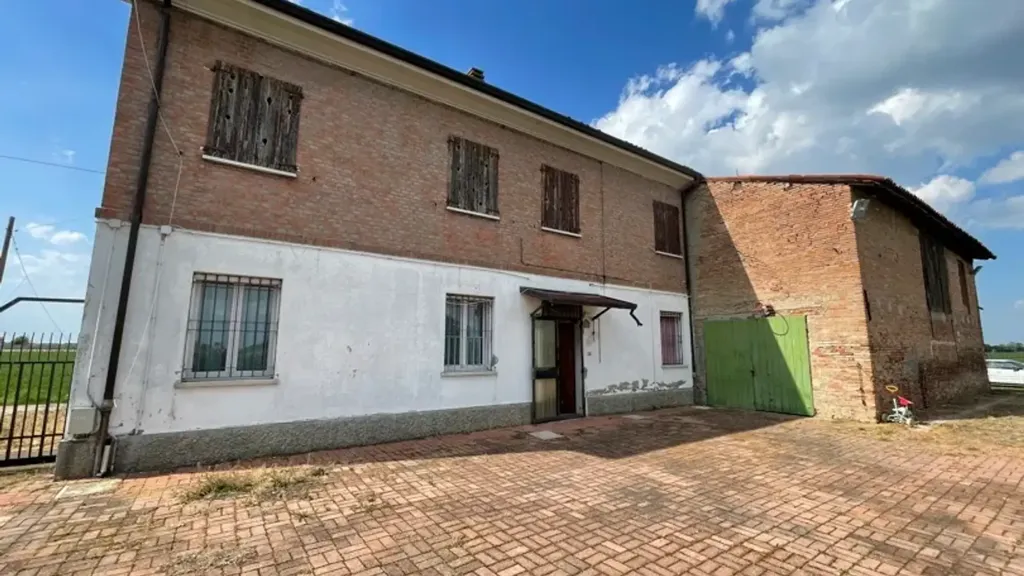 Extérieur - Independent Casale with Large Lot in Imola