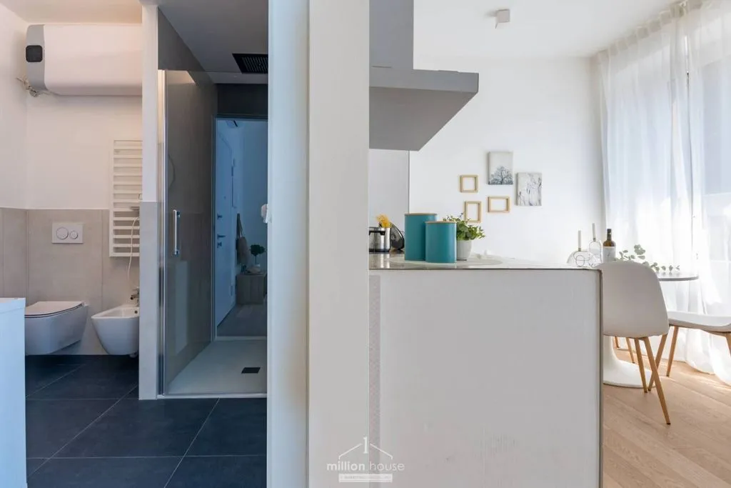 Salles de bain - Luxury Flat with High-End Finishes in Milan