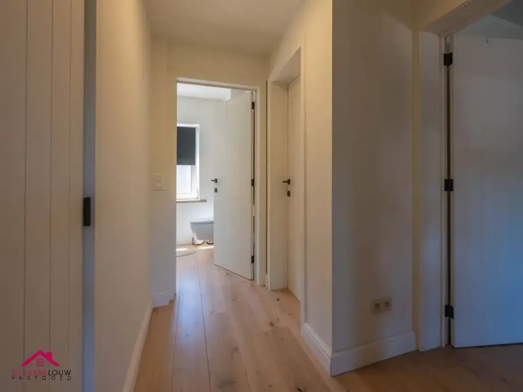 Ingresso - Modernised House in Central Closed Development