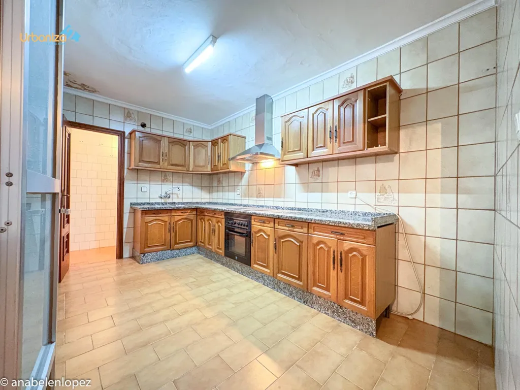 Köök - Ground Floor Flat with Patio in La Estación