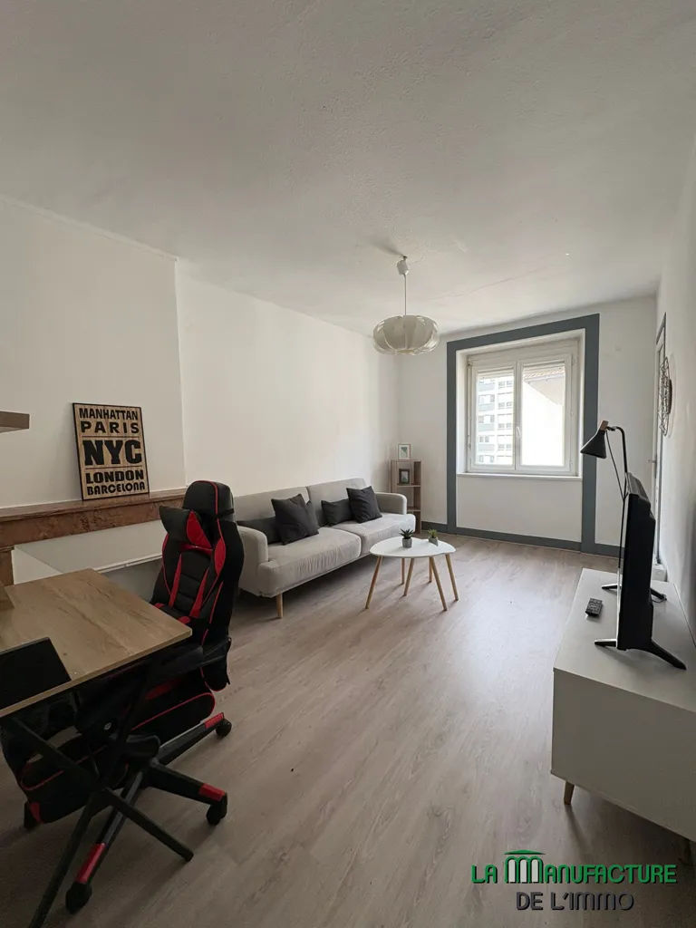 Séjour - Appartement T2 Meublé au Centre-Ville de Saint-Étienne