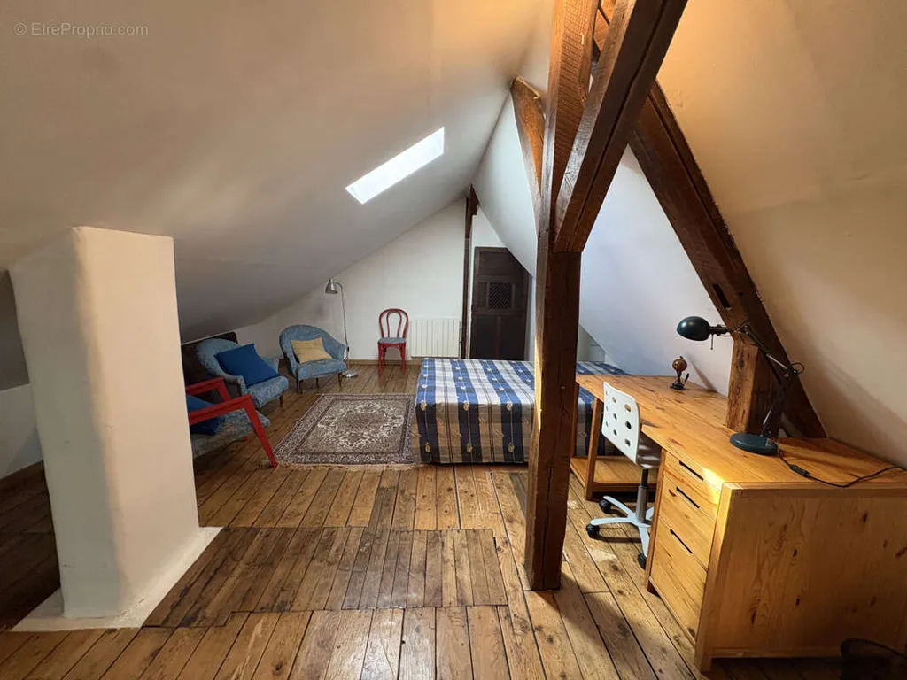 Pièces - Duplex T4 au Centre de Troyes avec Caractère