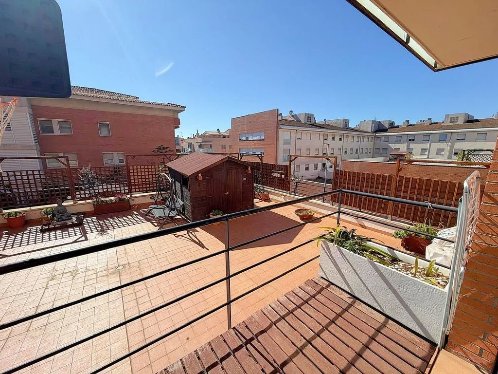 Rõdu - Modern Apartment with Large Terrace in Mas Lluí
