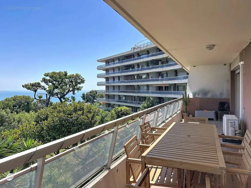 Balcony - Luxury Apartment with Sea View in Nice
