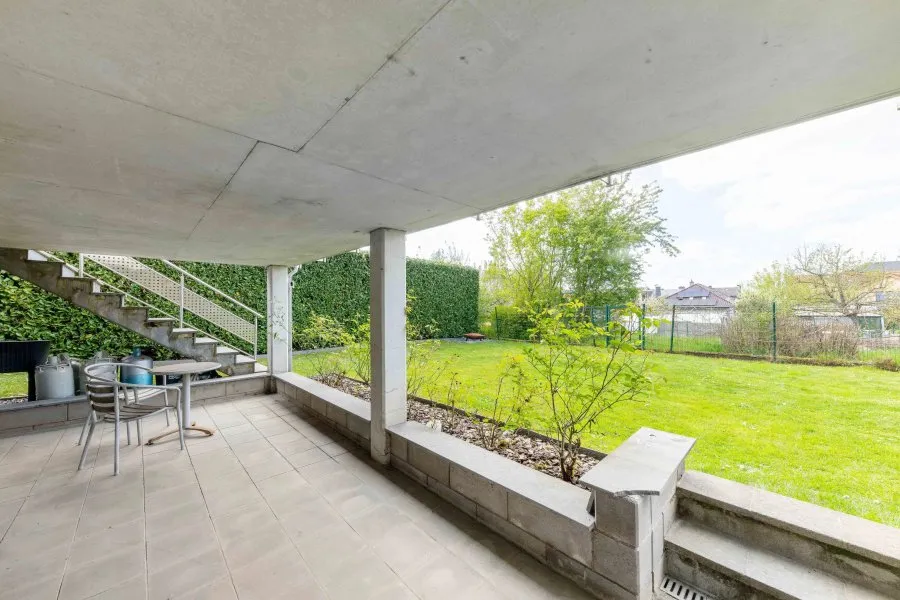 Terrasse - Villa Libre de 4 Côtés avec Système Photovoltaïque à Rodange