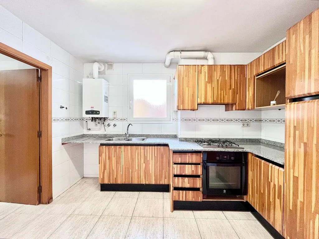 Köök - Duplex with Buhardilla in Collblanc