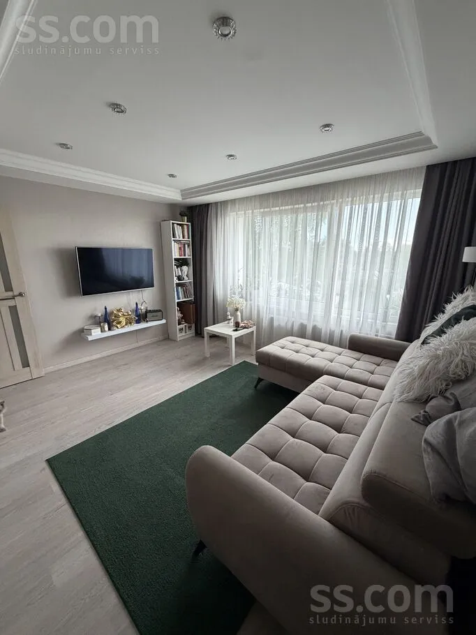 Elutuba - Apartment with Custom Kitchen in Valmiera
