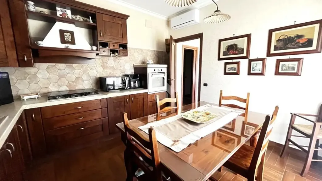 Salle à manger - Villa with Panoramic Balcony in Velletri