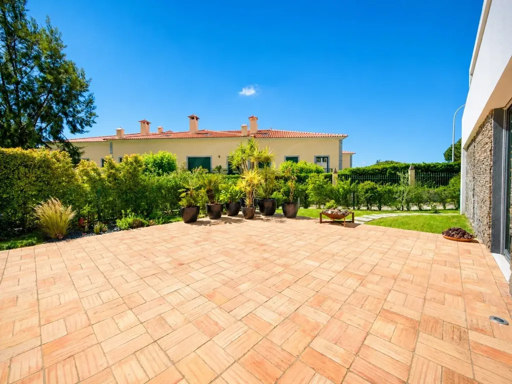 Terrace - Villa with Pool and Mountain Views in Sintra