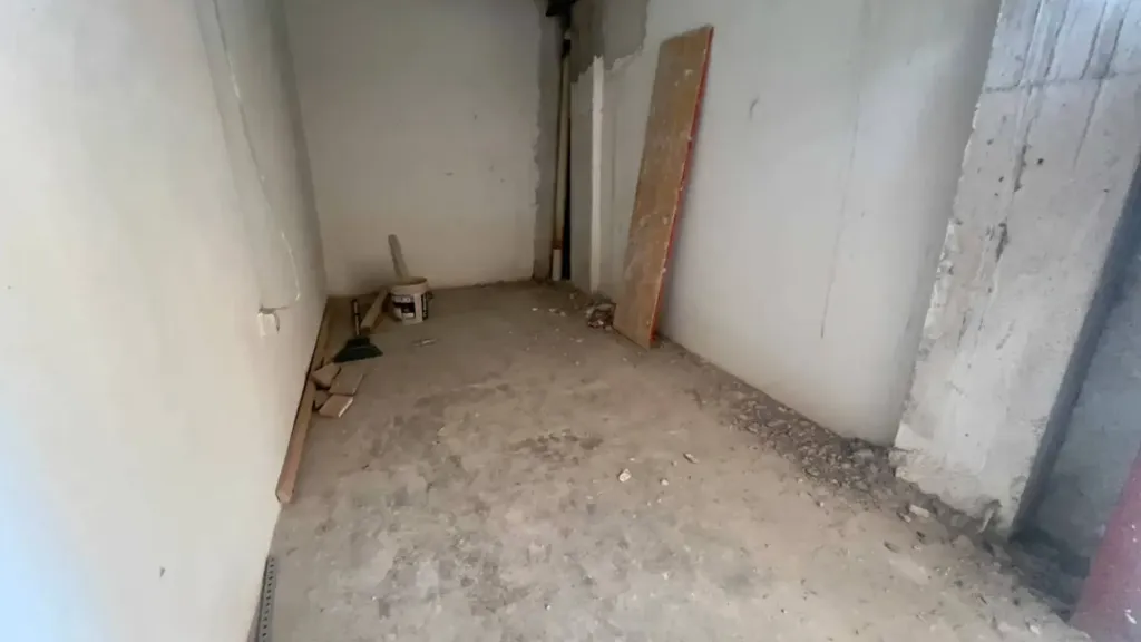Garaaž - Rearranged Apartment with Balcony in Fabriano