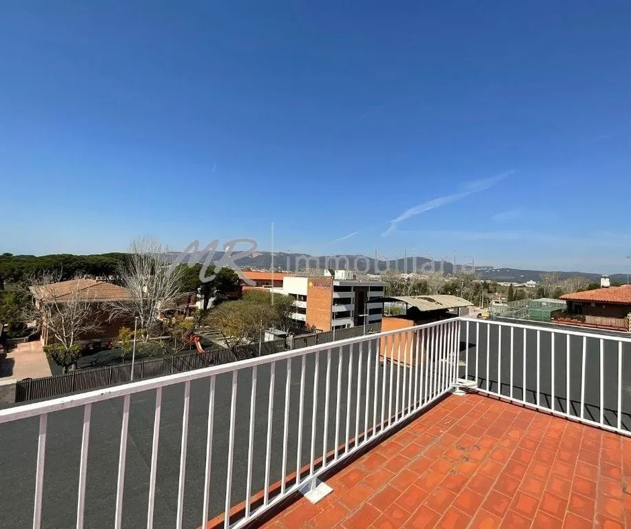 Balcon - Luxury Penthouse with Pool in Gavà
