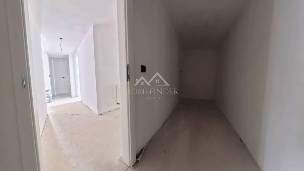 Esik - Spacious Apartment with Parking in Mala Erpenja