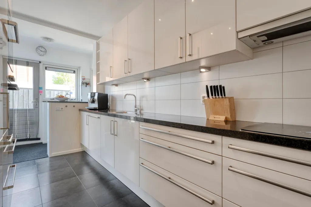Köök - Spacious Corner House with Garden in Hoogeveen