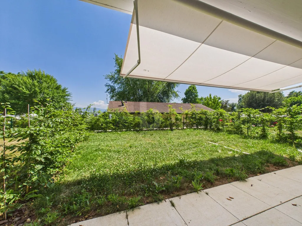 Aed - 3.5-Bed Apartment with Lake View in Rolle