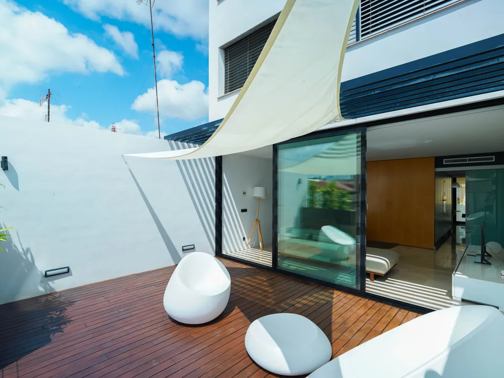Terrasse - Architect-Designed House with Studio in Almoradí