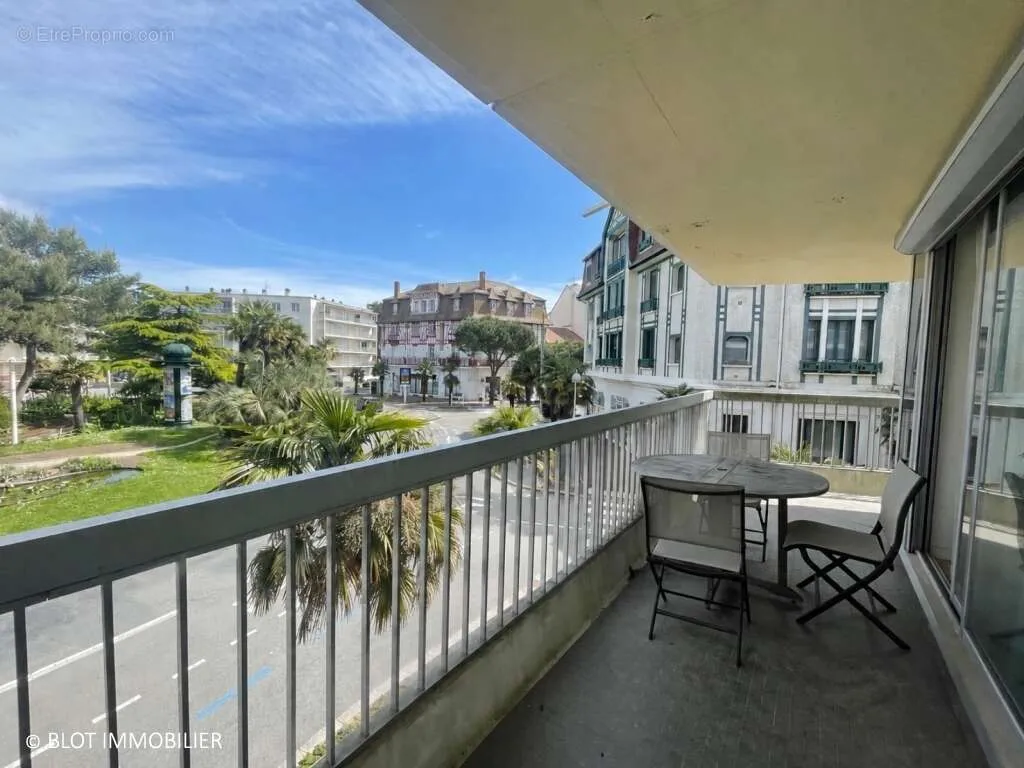 Rõdu - 3-Bed Flat with Terrace near La Baule Beach