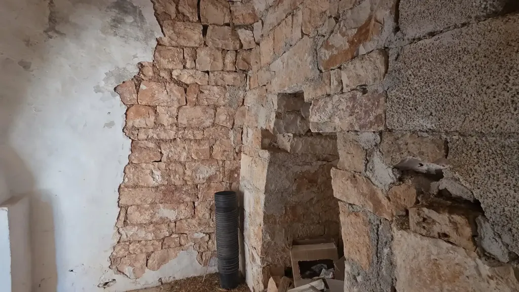 Rooms - Trullo Complex for Renovation in Ostuni