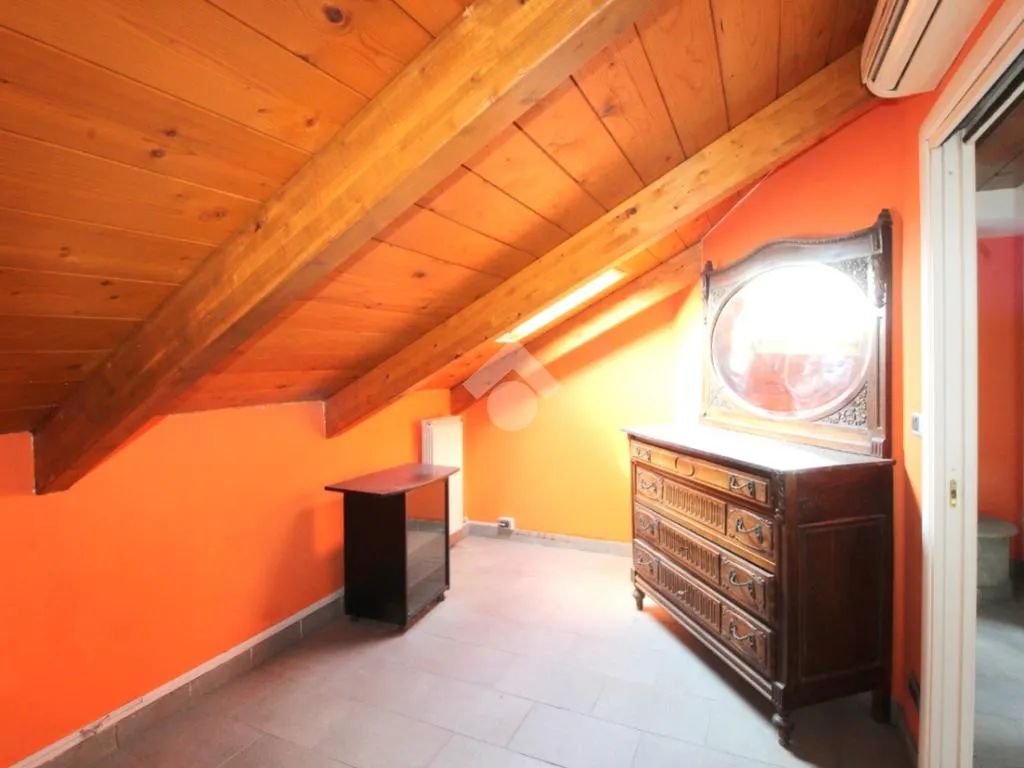 Rooms - Restored 4-Room Apartment in Pianezza