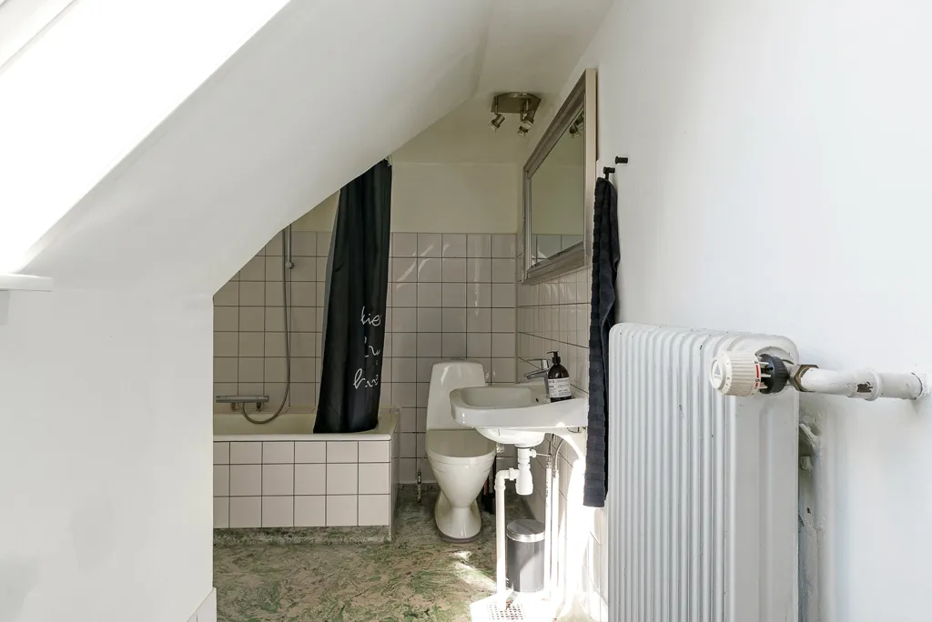Bathrooms - Villa with Forest View in Faaborg