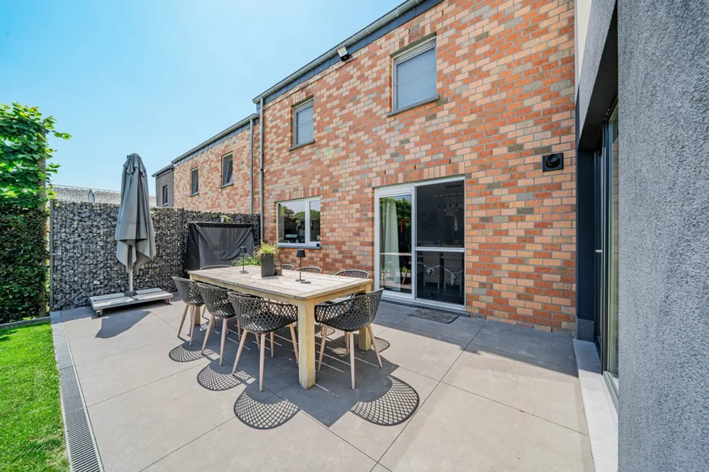 Terrazza - House with Pool in Haillot
