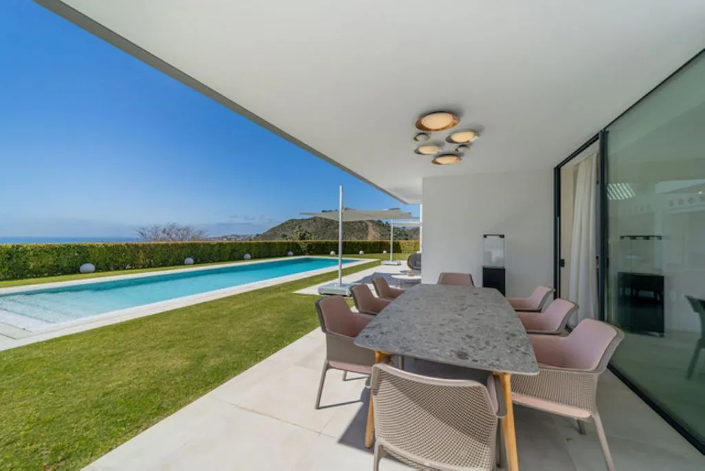 Bassein - Luxury Villa with Golf Course Views in Los Arqueros